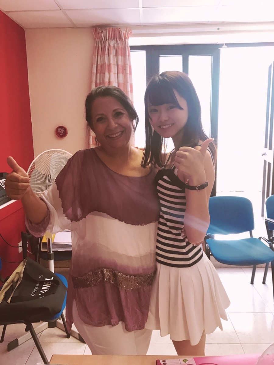 東京薬科大学　恵美のマルタ留学　clubclassでお勉強②