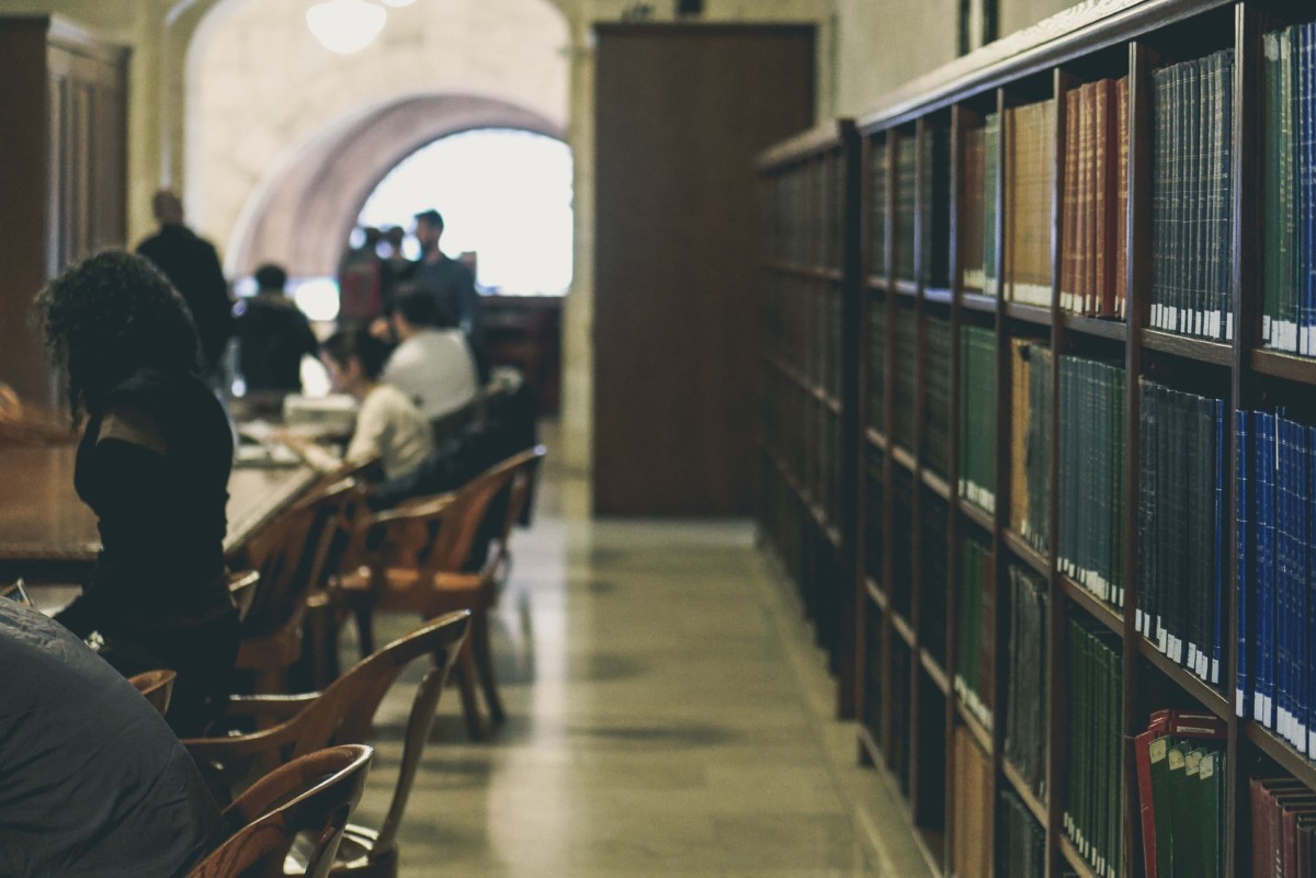 大学卒業後の留学はリスクが高い？迷ったときの考え方