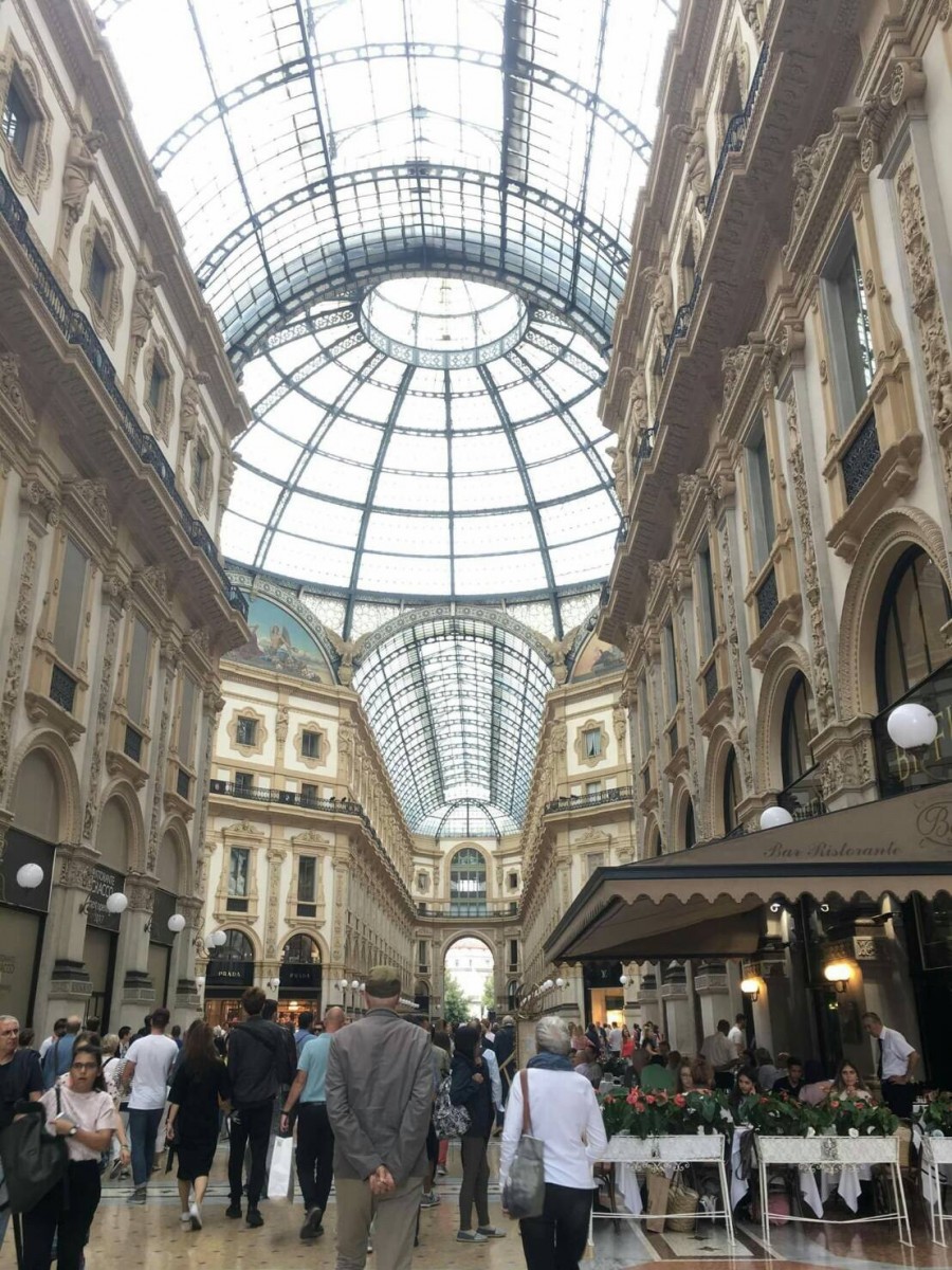 夏のイタリア観光♪Vol.3　ミラノのとってもお洒落なアーケード街へ♪【あーやのイギリスワーホリブログ】